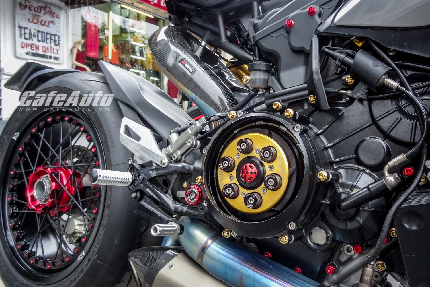 Ấn tượng Ducati 1199 Panigale S độ Cafe Racer đẹp và chất