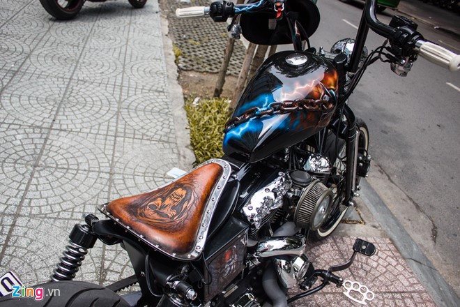 Cực ngầu với chiếc Harley-Davidson độ phong cách Halloween tại Sài Gòn