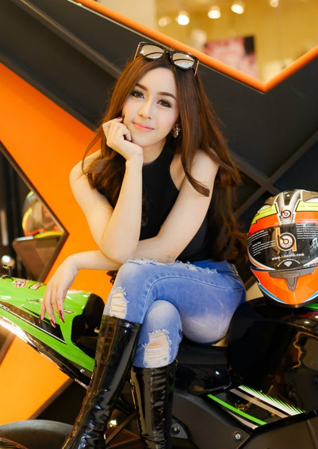 Siêu mẫu mô tô Thái Lan phải chăng là kẻ đánh cắp trái tim !!! 168