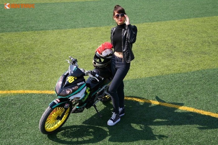 Nữ biker Việt so dáng cá tính bên côn tay Yamaha X1R 9