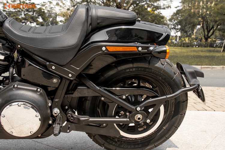 Chi tiết Harley Davidson Fat Bob giá bán 817 triệu đồng 180