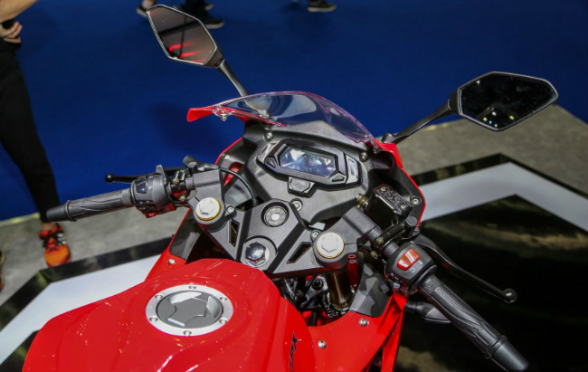 Bộ ba GPX Racing "ngầu" như Ducati nhưng giá siêu mềm chỉ 47 triệu 9