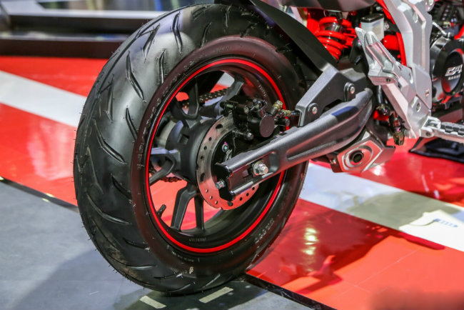 Bộ ba GPX Racing "ngầu" như Ducati nhưng giá siêu mềm chỉ 47 triệu 216
