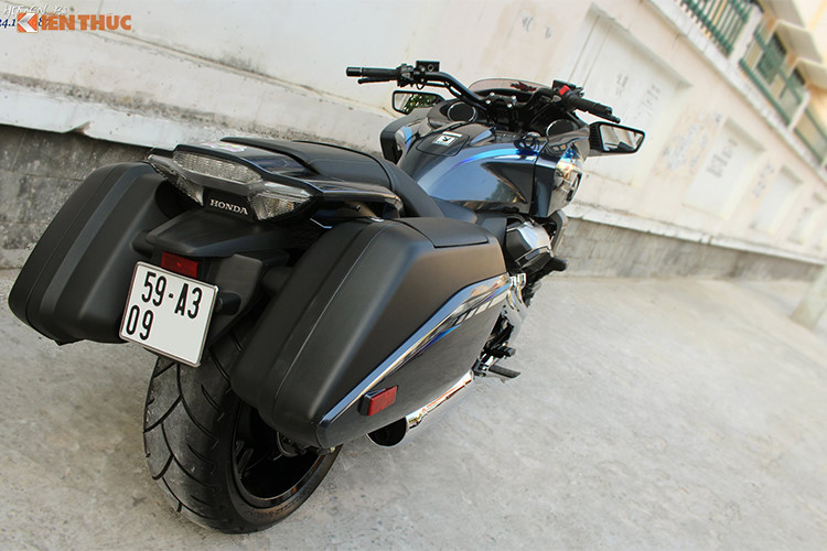 Nhìn lại mẫu môtô Honda CTX1300 đời 2016 có giá 470 triệu tại Sài Gòn 186