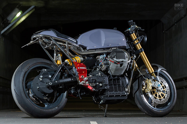 Moto Guzzi V11 - mẫu sport bike độ cực hiếm tại Nhật Bản 129
