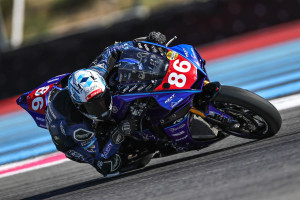 Các tay đua ở Pitlane “sẵn sàng” tham gia thử thách EWC Bol d’Or